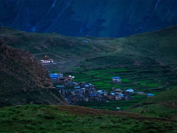 Nar Village