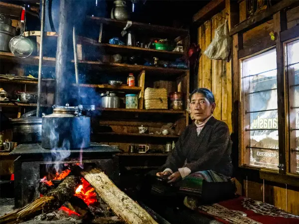People From Manaslu Circuit