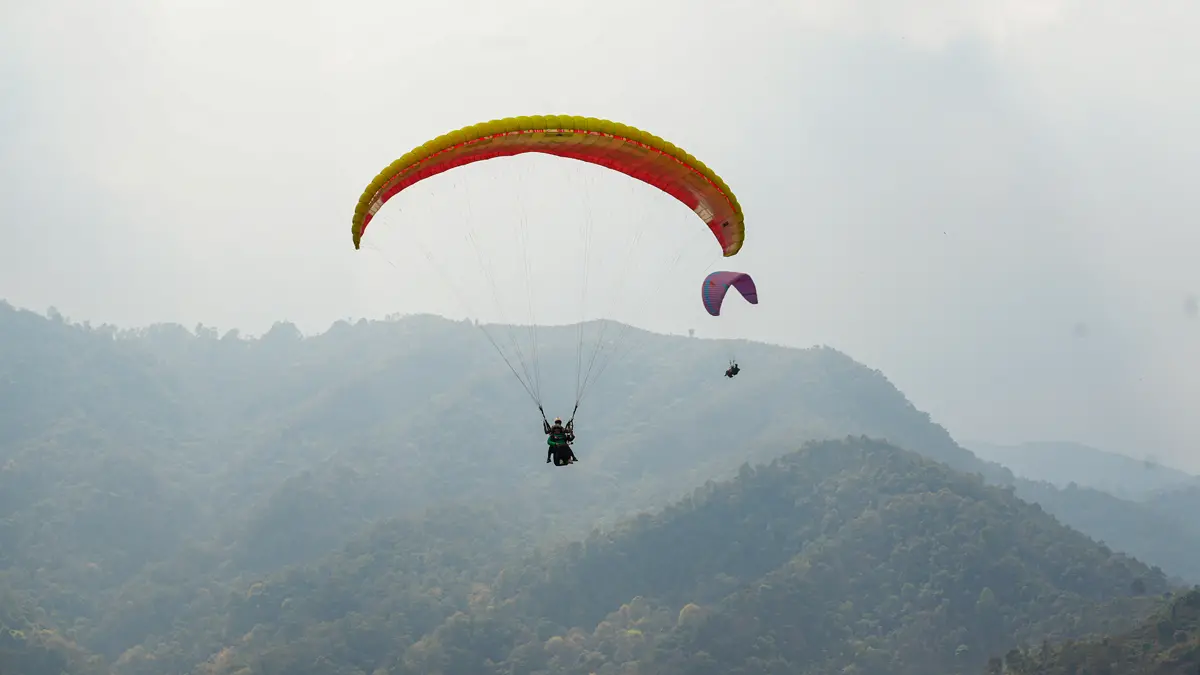 mardi himal trek pokhara paragliding